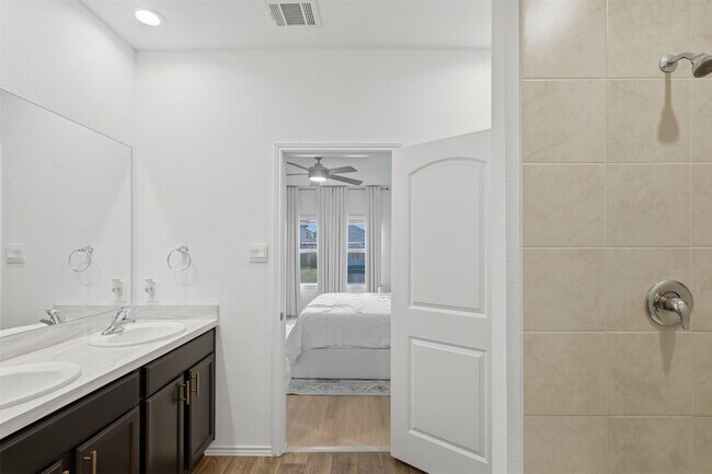 Building Photo - 14122 Carly Pines Ct