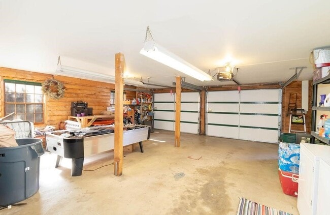 Building Photo - 1700 Woodland Dr
