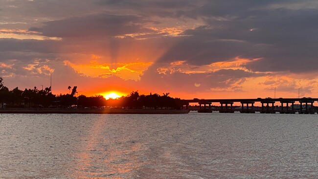 Building Photo - Waterfront Paradise