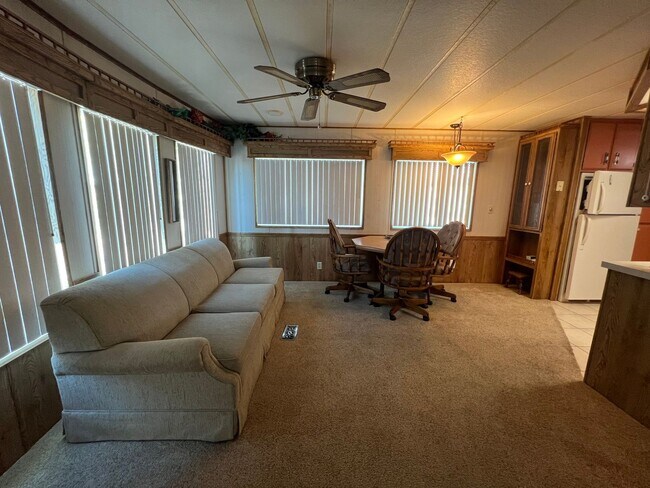 Building Photo - SHORT TERM FOOTHILLS RETREAT!