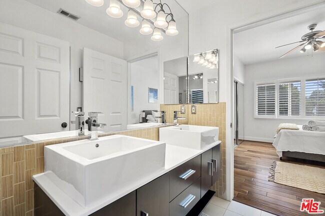 Building Photo - 4544 Tobias Ave