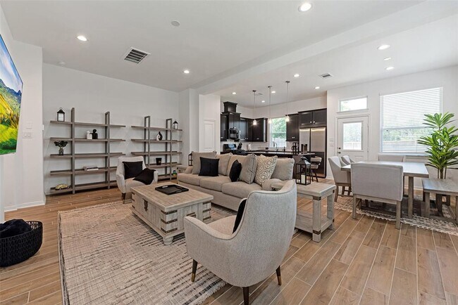 Building Photo - 343 E Coralburst Lp