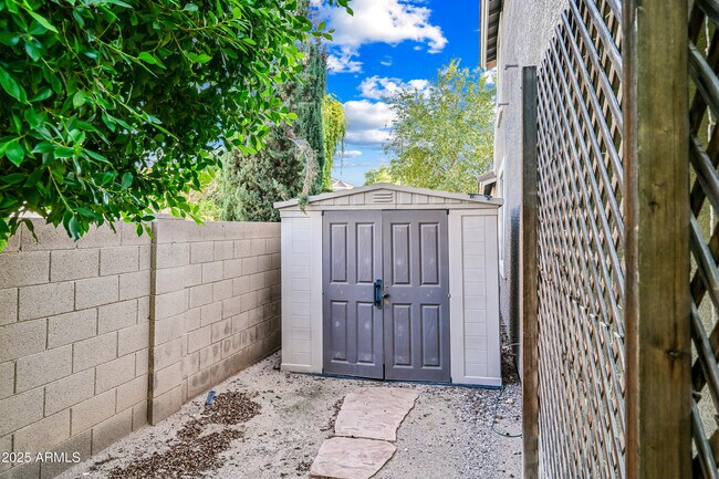 Building Photo - 15342 W Windsor Ave