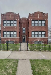 Building Photo - 7300 S May St