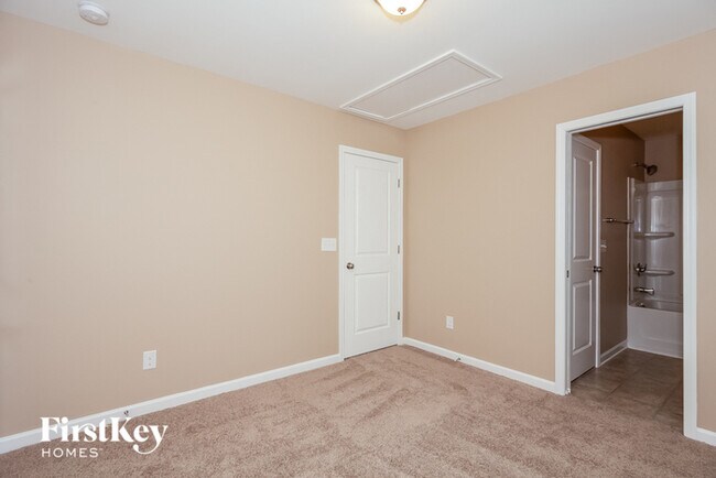 Building Photo - 11507 McDunkeld Dr