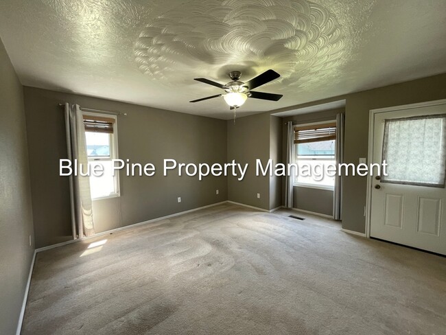 Building Photo - 810 Tennis Ct Dr