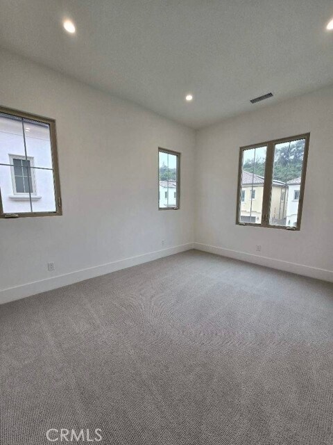 Building Photo - 115 Bozeman