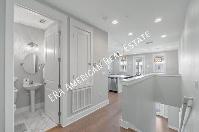 Building Photo - 4923 E County Hwy 30A