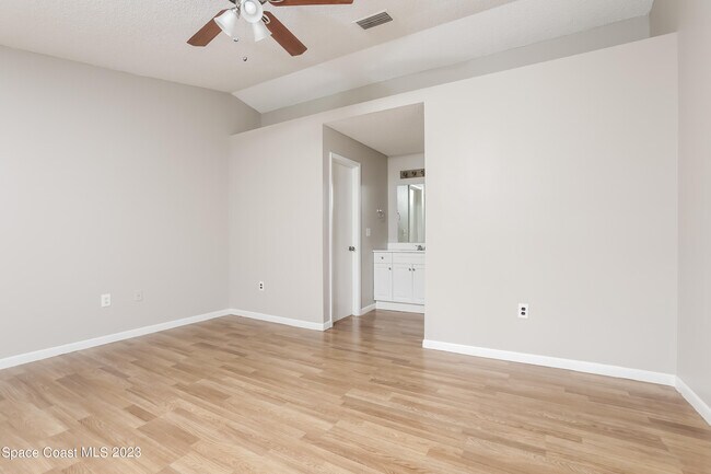 Building Photo - 597 Hillsdale Ave NW