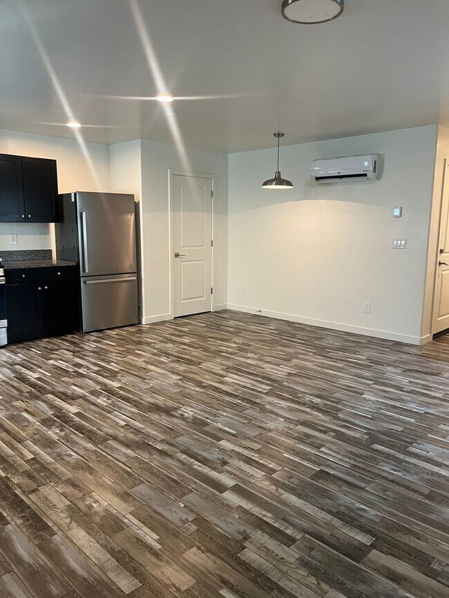 Building Photo - ***3 BEDROOM/2.5 BATHROOM IN PRESCOTT VALLEY***