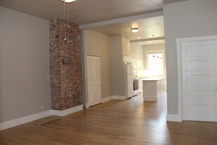 Building Photo - 514 Atwood St.