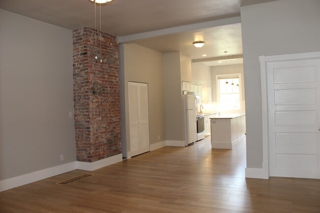 Building Photo - 514 Atwood St.