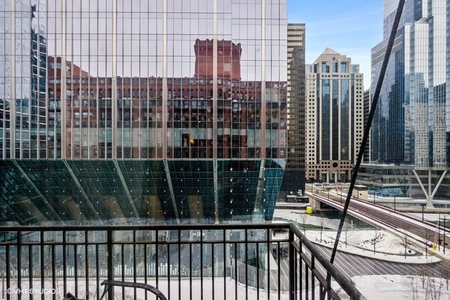 Building Photo - 165 N Canal St