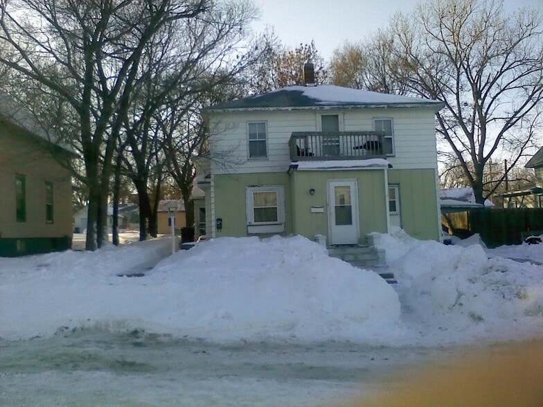 Building Photo - 705 S Edmunds St