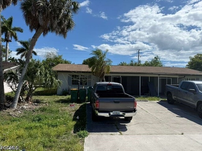 Building Photo - 4356 23rd Pl SW