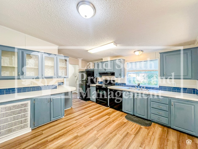 Building Photo - 5638 Cherry Tree Dr