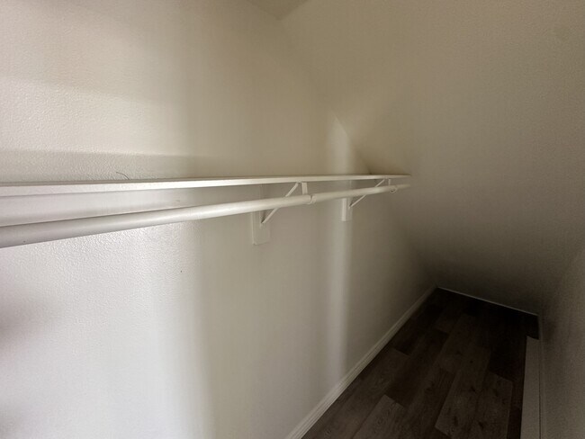 Building Photo - 9900 Jordan Ave