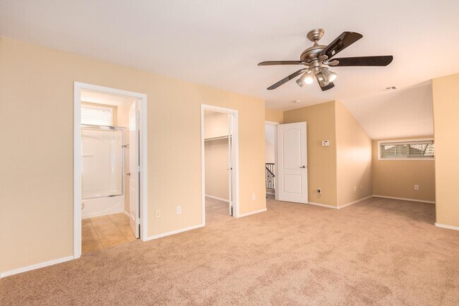 Building Photo - 5708 S 21st Terrace