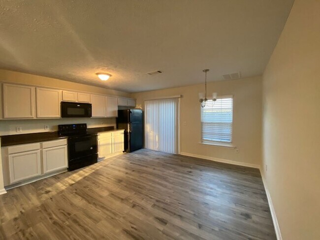 Building Photo - 324 Stewarts Landing Cir