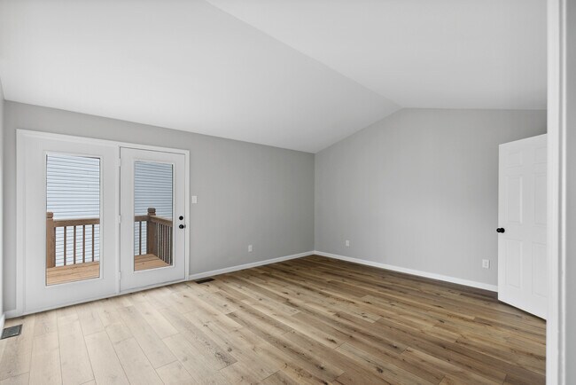 Building Photo - 103 Village Circle Dr
