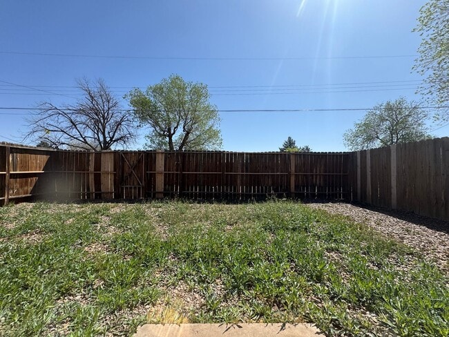 Building Photo - 1405 Riley Dr