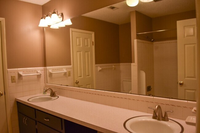 Building Photo - Three Bedroom Two Bath outside Eglin Gates