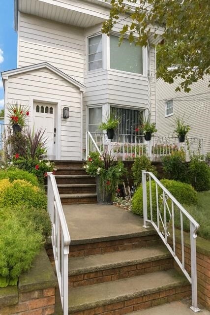 Building Photo - 97 W 30TH St