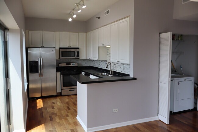 Building Photo - 100 N Hermitage Ave