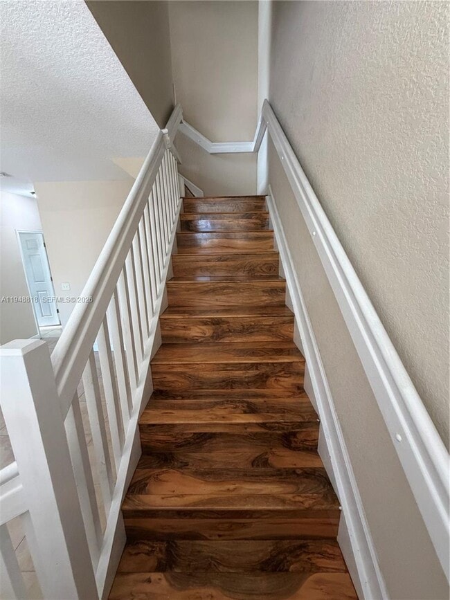 Building Photo - 20715 NE 10th Ct