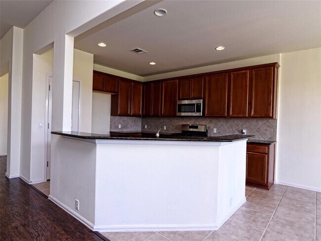 Building Photo - 133 Rain Lily Cir