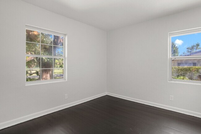 Building Photo - 207 Tonawanda Dr