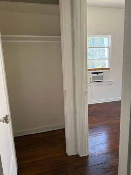 Building Photo - 2025 Cheremoya Ave