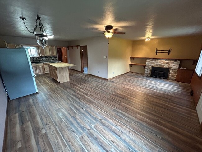 Building Photo - Charming 4 Bed, 1 Bath Home in Spokane Val...
