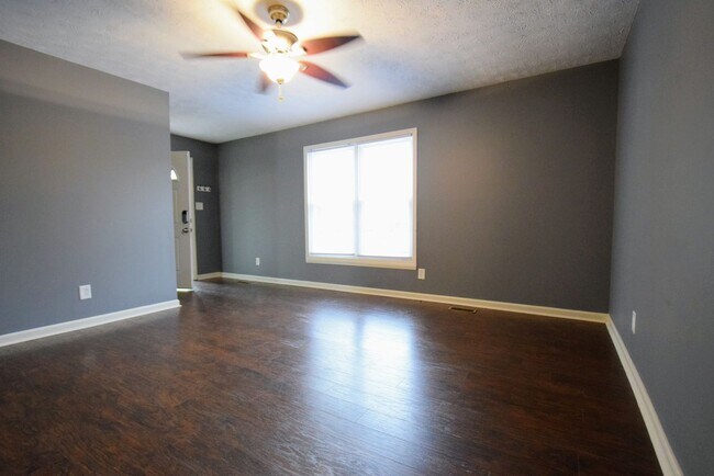 Building Photo - 6604 Bonnie Bell Ln