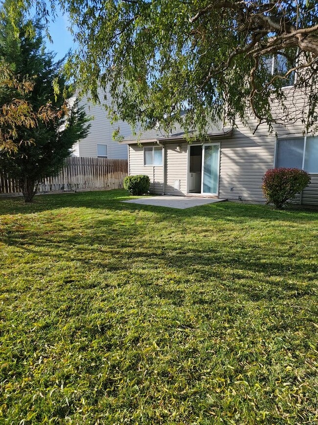 Building Photo - Updated Open Floor Plan in Nampa!