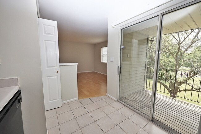 Building Photo - 8 Gant Cir