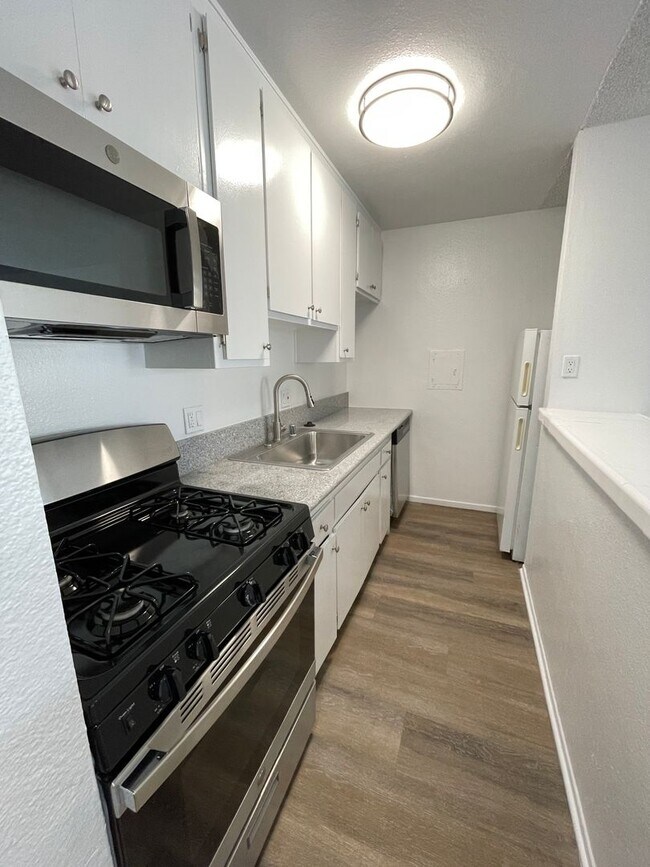 Interior Photo - 6736 Cleon Ave