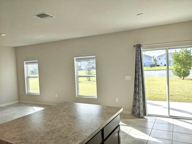 Building Photo - 604 Lychee Ln