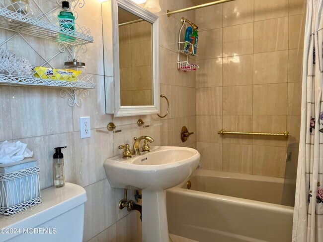 Building Photo - 700 Ocean Ave N