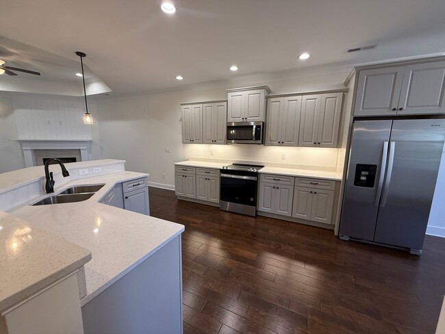 Building Photo - Townhouse for Rent in Hixson