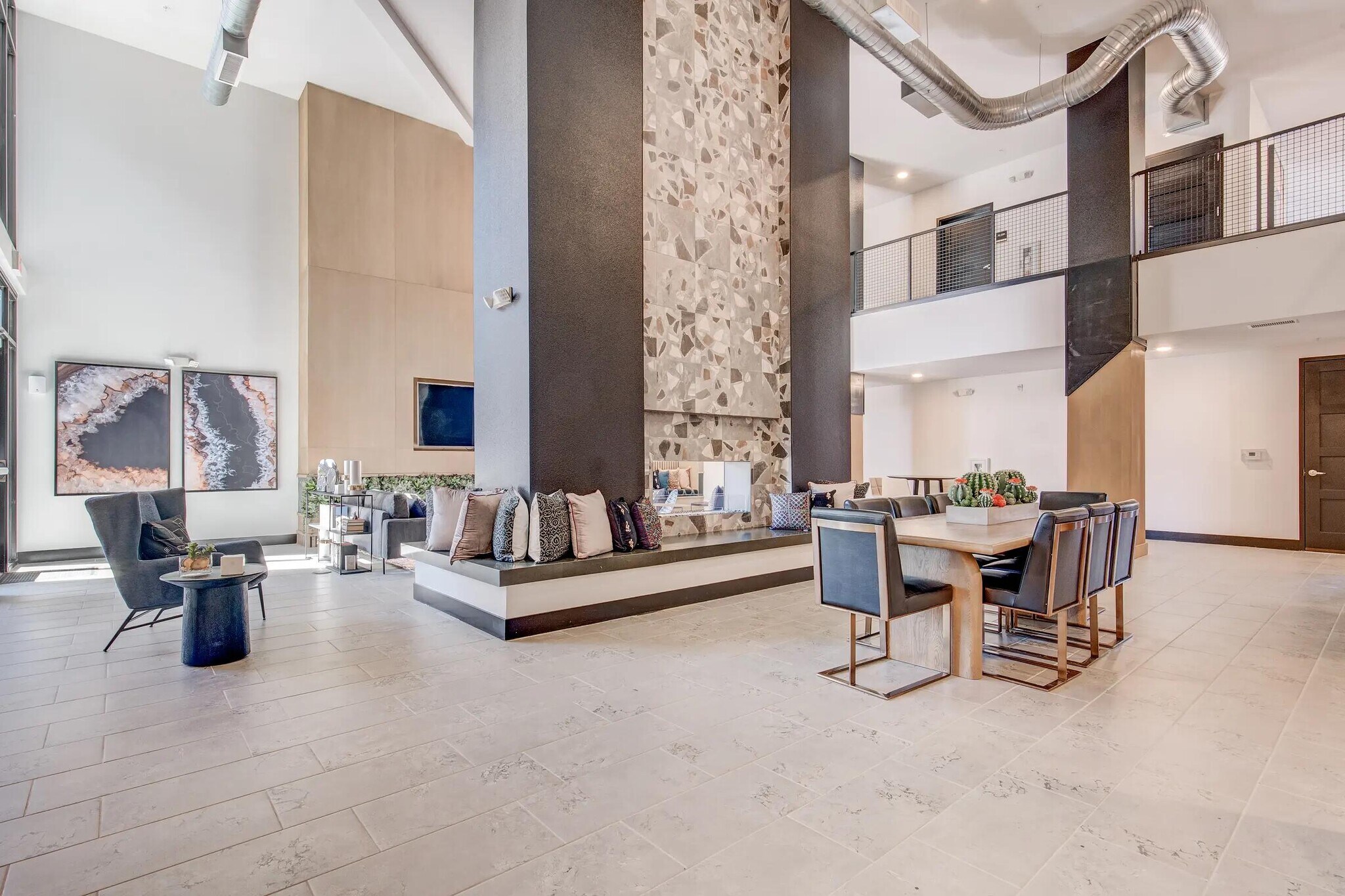 Building Photo - 185 Polaris Pointe