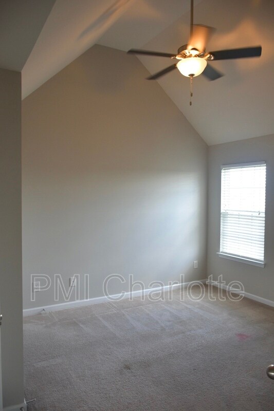 Building Photo - 307 Glennallen Rd