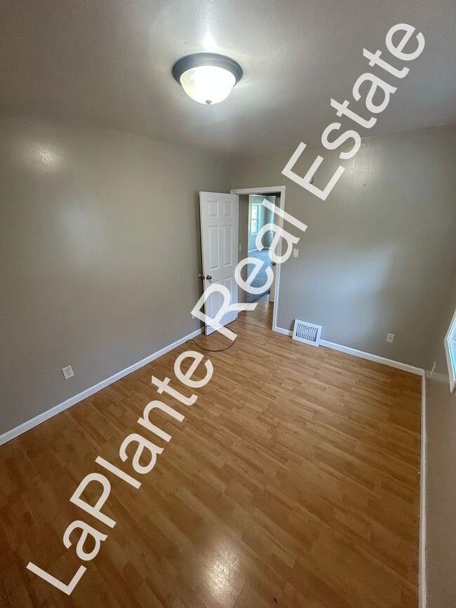 Building Photo - 3510 Wallwerth Dr