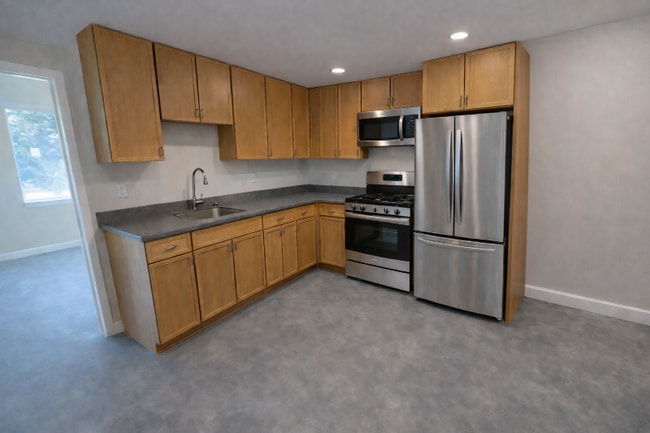 Building Photo - 300 N Independence St