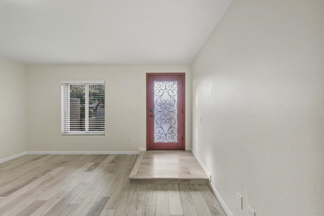 Building Photo - 17024 E Calle Del Sol