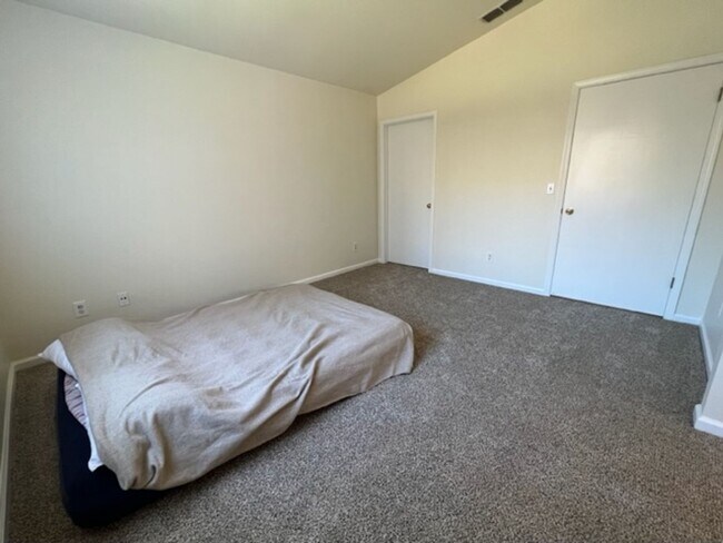 Building Photo - 4200 Buckskin Dr