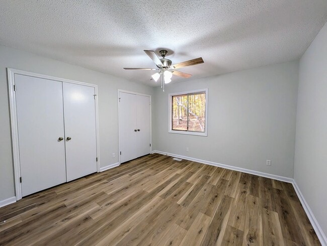 Building Photo - 34 N Circle Dr