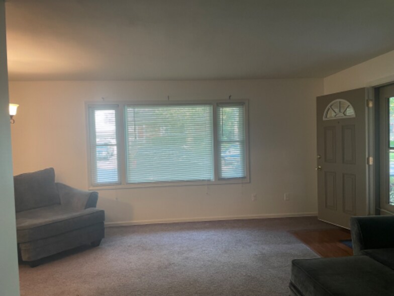 Building Photo - 1555 Margaret Ave SE