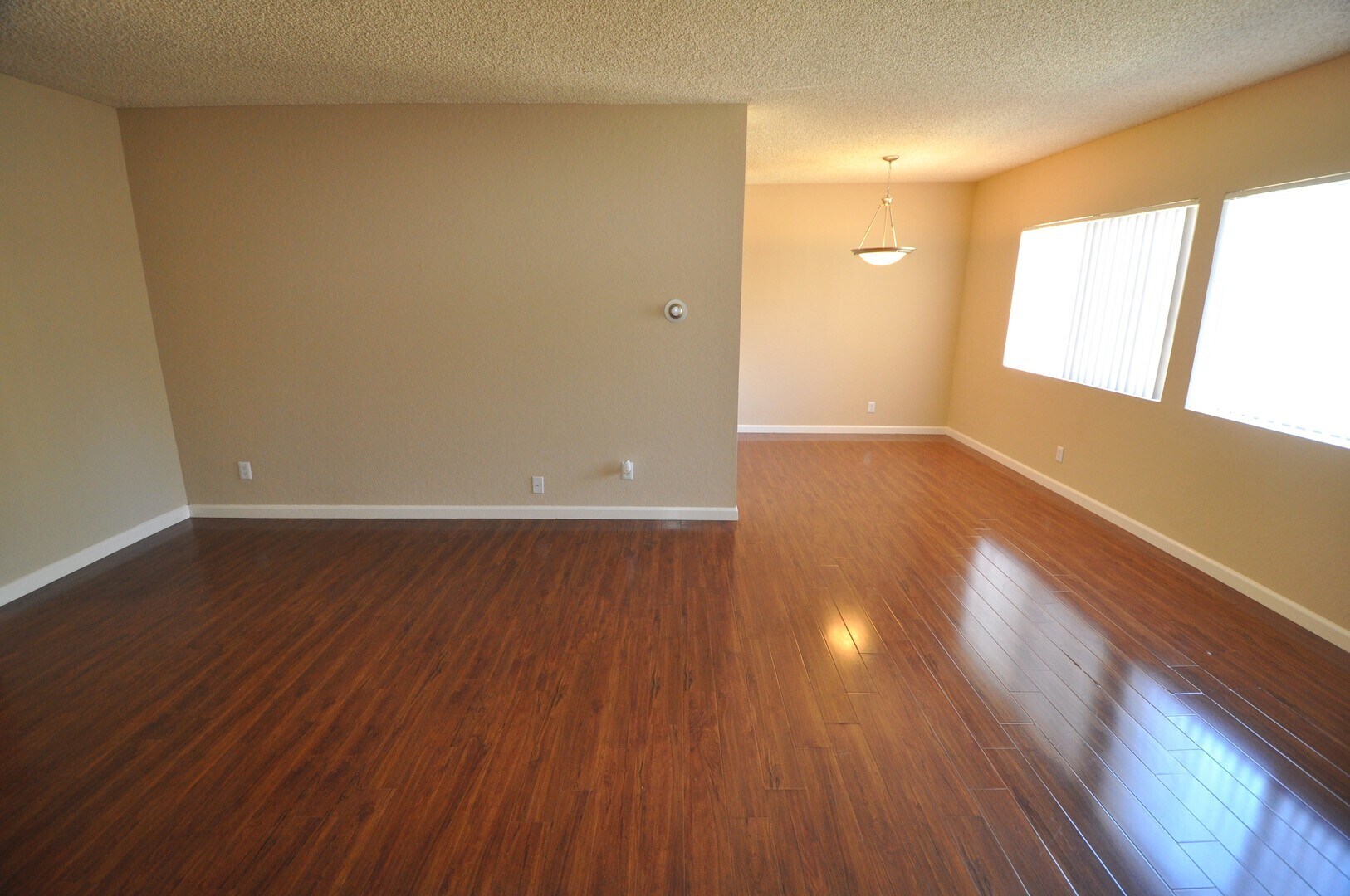 Building Photo - 24411 Newhall Ave