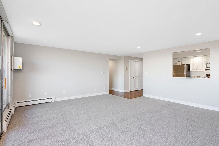 Building Photo - 1 Stonehill Dr